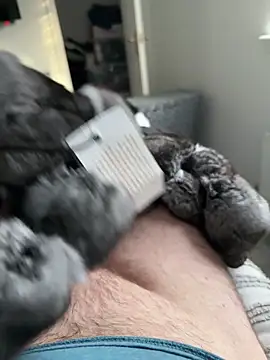 Snapshot of Furdale chatting on 09.19.25 Furdale online show from 09.19.25