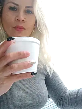 Snapshot of shelby_kutter chatting on 02.24.25 shelby kutter online show from 02.24.25