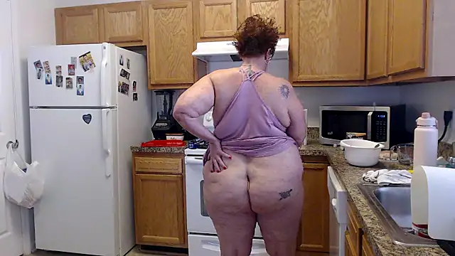 Snapshot of plusizebigbooty chatting on 03.09.25 plusizebigbooty online show from 03.09.25