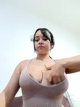 LindaGarcia22 online show from 12.13.24