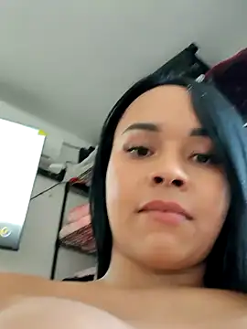 Snapshot of LindaGarcia22 chatting on 12.15.24 LindaGarcia22 online show from 12.15.24