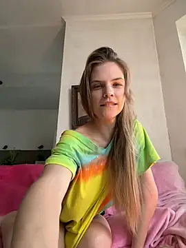 Snapshot of LeyaJohnson chatting on 01.10.25 LeyaJohnson online show from 01.10.25