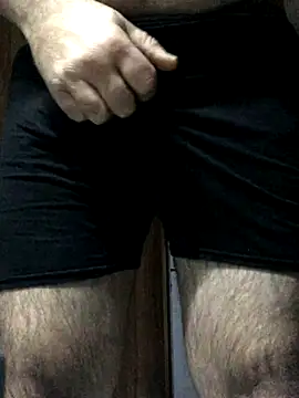 Snapshot of hairysmallcockguy chatting on 09.18.25 hairysmallcockguy online show from 09.18.25