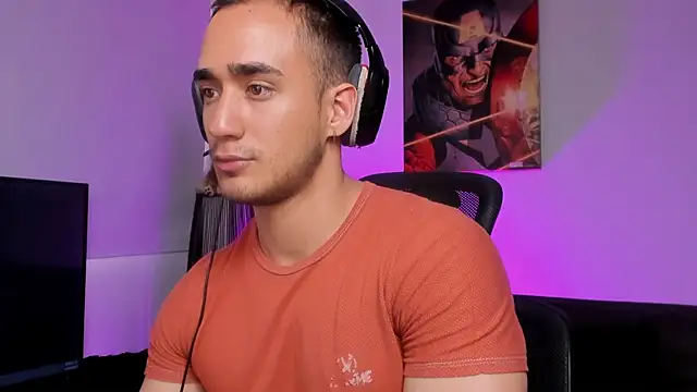 Snapshot of AlexRivera6 chatting on 01.21.25 AlexRivera6 online show from 01.21.25