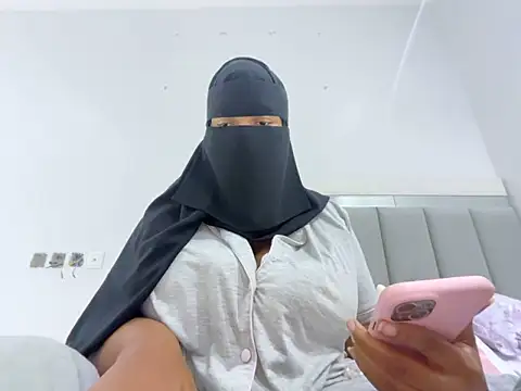 Snapshot of Submissive_Arab chatting on 02.07.25 Submissive Arab online show from 02.07.25