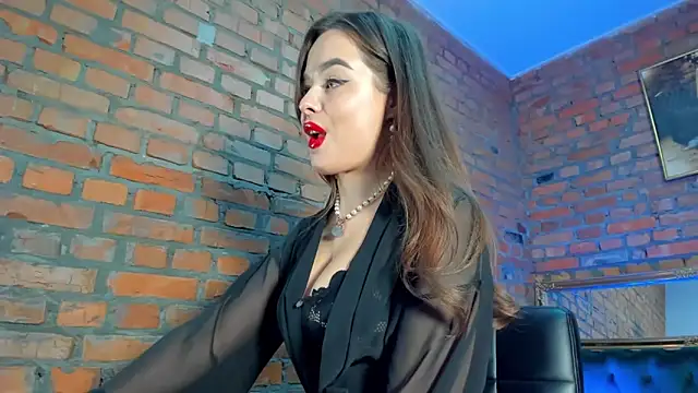 Snapshot of MistressMilana chatting on 12.13.24 MistressMilana online show from 12.13.24