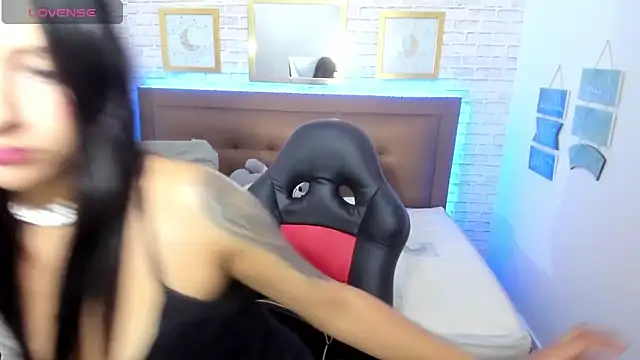 Snapshot of tamara_colliins_ chatting on 02.20.25 tamara colliins  online show from 02.20.25