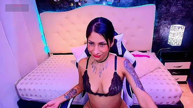 Snapshot of tamara_colliins_ chatting on 10.13.25 tamara colliins  online show from 10.13.25