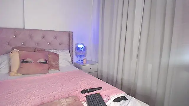 Snapshot of destinysweet21 chatting on 02.02.25 destinysweet21 online show from 02.02.25