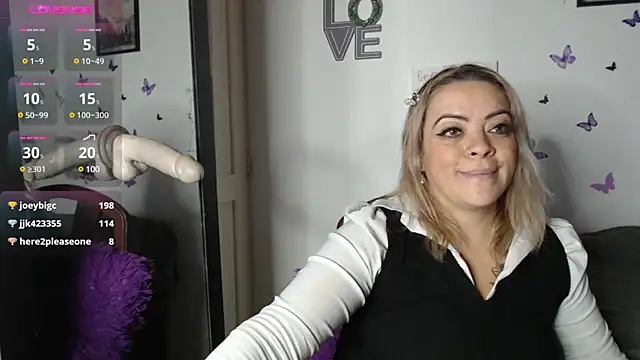 Snapshot of LIila28six chatting on 01.21.25 LIila28six online show from 01.21.25