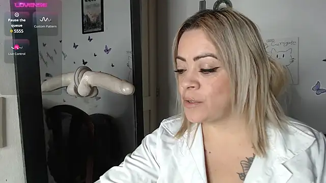 Snapshot of LIila28six chatting on 01.23.25 LIila28six online show from 01.23.25