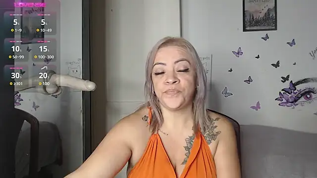 Snapshot of LIila28six chatting on 02.17.25 LIila28six online show from 02.17.25