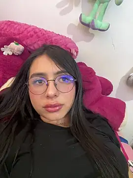 Snapshot of isabella_jade chatting on 01.28.25 isabella jade online show from 01.28.25