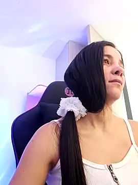 Snapshot of miaeyes chatting on 01.21.25 miaeyes online show from 01.21.25