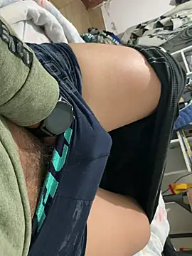 Snapshot of elvis0966 chatting on 01.01.25 elvis0966 online show from 01.01.25