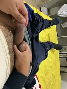 Snapshot of elvis0966 chatting on 03.17.25 elvis0966 online show from 03.17.25