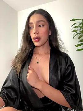 Snapshot of SelenaStone chatting on 09.17.25 SelenaStone online show from 09.17.25