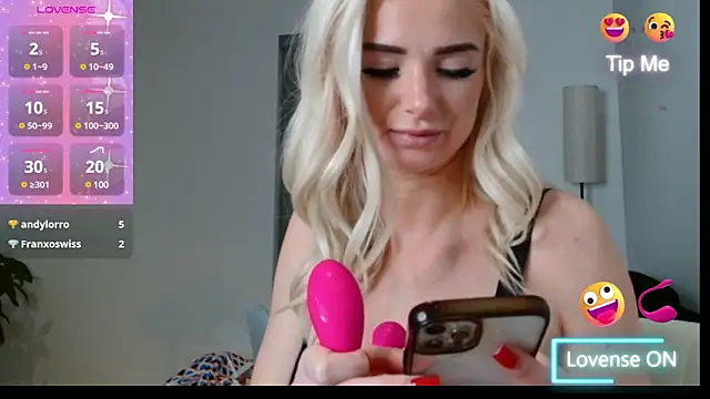 Snapshot of chelseablonde chatting on 02.28.25 chelseablonde online show from 02.28.25