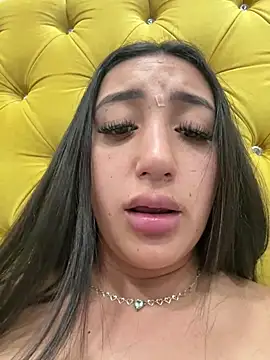 Snapshot of Hannahoff chatting on 03.21.25 Hannahoff online show from 03.21.25