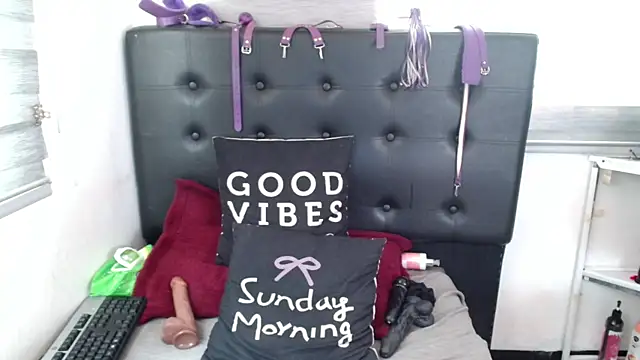 Snapshot of VIOLETTA-HOT chatting on 02.27.25 VIOLETTA-HOT online show from 02.27.25