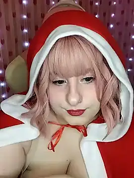 Snapshot of StrawberryPleasure chatting on 12.28.24 StrawberryPleasure online show from 12.28.24