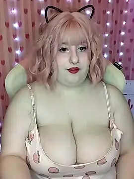 Snapshot of StrawberryPleasure chatting on 01.13.25 StrawberryPleasure online show from 01.13.25