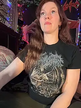 Snapshot of courtneyoccult chatting on 11.18.25 courtneyoccult online show from 11.18.25