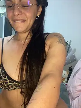 Snapshot of Kataliina chatting on 03.18.25 Kataliina online show from 03.18.25