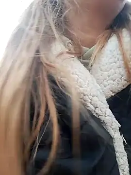 Snapshot of Keli_Jessi chatting on 12.14.24 Keli Jessi online show from 12.14.24