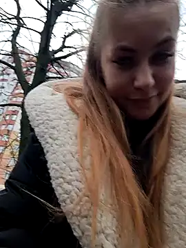 Snapshot of Keli_Jessi chatting on 12.23.24 Keli Jessi online show from 12.23.24