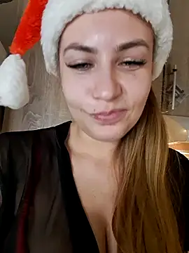 Snapshot of Keli_Jessi chatting on 12.25.24 Keli Jessi online show from 12.25.24