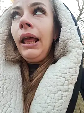 Snapshot of Keli_Jessi chatting on 02.12.25 Keli Jessi online show from 02.12.25