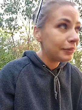 Snapshot of Keli_Jessi chatting on 09.19.25 Keli Jessi online show from 09.19.25