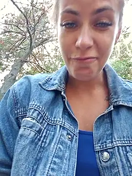 Snapshot of Keli_Jessi chatting on 09.21.25 Keli Jessi online show from 09.21.25