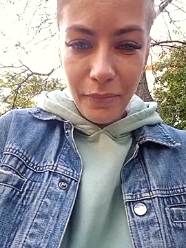 Snapshot of Keli_Jessi chatting on 09.26.25 Keli Jessi online show from 09.26.25