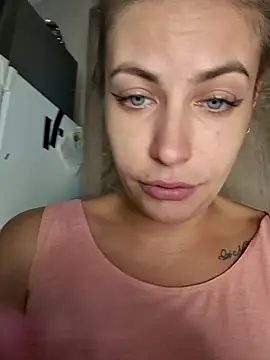 Snapshot of Keli_Jessi chatting on 10.19.25 Keli Jessi online show from 10.19.25