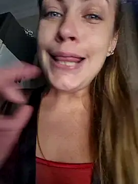 Snapshot of Keli_Jessi chatting on 10.28.25 Keli Jessi online show from 10.28.25