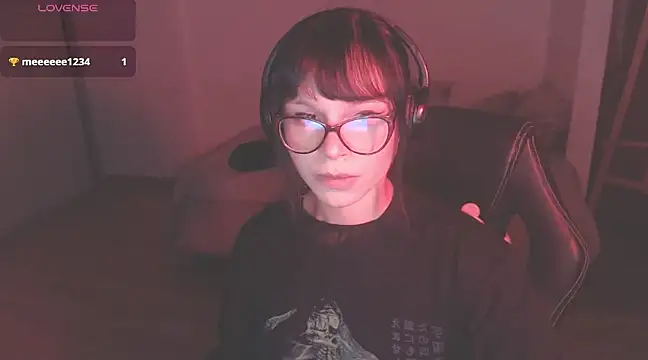 Snapshot of modjo_ chatting on 01.28.25 modjo online show from 01.28.25