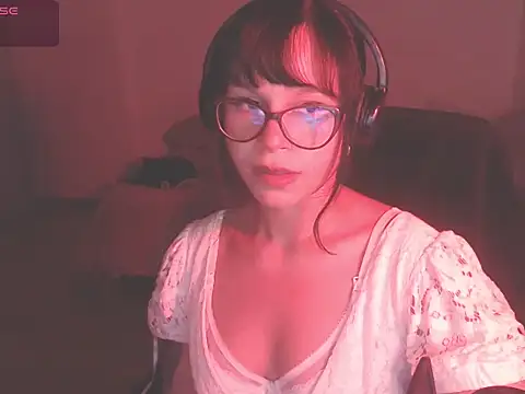 Snapshot of modjo_ chatting on 01.31.25 modjo online show from 01.31.25