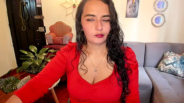 Snapshot of emma_luxy chatting on 02.23.25 emma luxy online show from 02.23.25