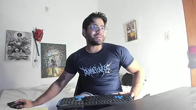 Snapshot of _Coddygold_ chatting on 01.05.25  Coddygold  online show from 01.05.25