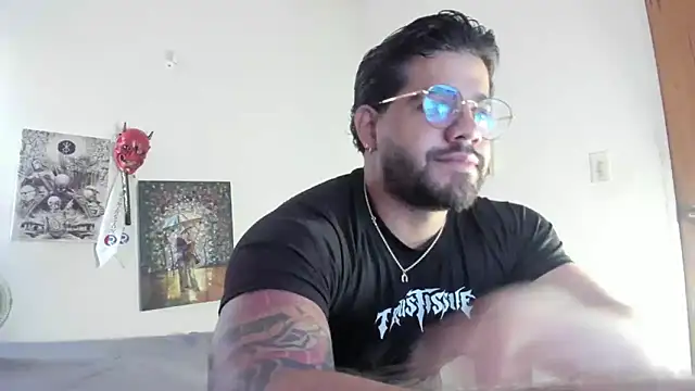 Snapshot of _Coddygold_ chatting on 01.12.25  Coddygold  online show from 01.12.25