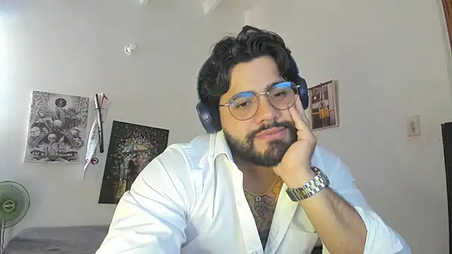 Snapshot of _Coddygold_ chatting on 02.01.25  Coddygold  online show from 02.01.25