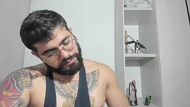 Snapshot of _Coddygold_ chatting on 09.30.25  Coddygold  online show from 09.30.25