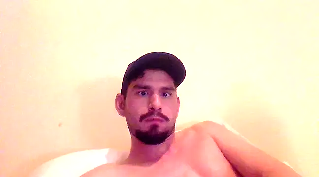 Snapshot of Tomthelong chatting on 02.19.25 Tomthelong online show from 02.19.25