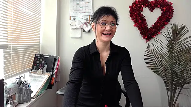 Snapshot of City_Kat chatting on 01.15.25 City Kat online show from 01.15.25