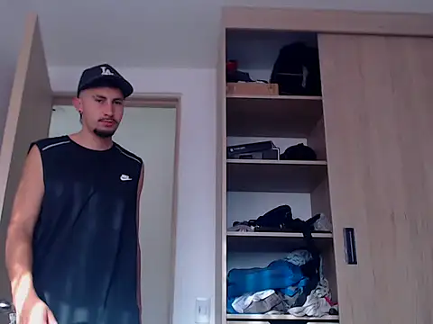 Snapshot of ChrisDamon chatting on 09.11.25 ChrisDamon online show from 09.11.25