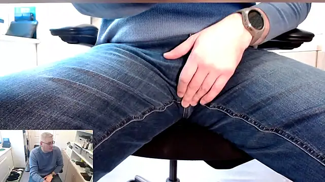 Snapshot of RicRockhard chatting on 10.25.25 RicRockhard online show from 10.25.25