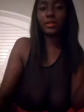 Snapshot of MalibuMama98 chatting on 11.03.25 MalibuMama98 online show from 11.03.25