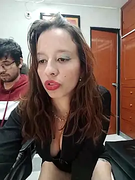 Snapshot of Isaandysex2428 chatting on 03.20.25 Isaandysex2428 online show from 03.20.25